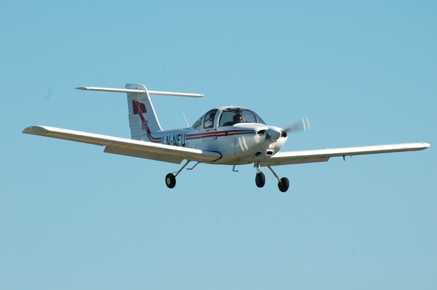 LN-NFU på finalen med fulle flaps. Illustrasjonsbilde (flygeeken er ikke i cockpit).