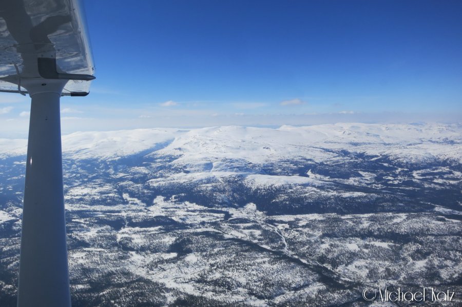 Flott snødekt landskap mot syd på vei gjennom Hallingdal.