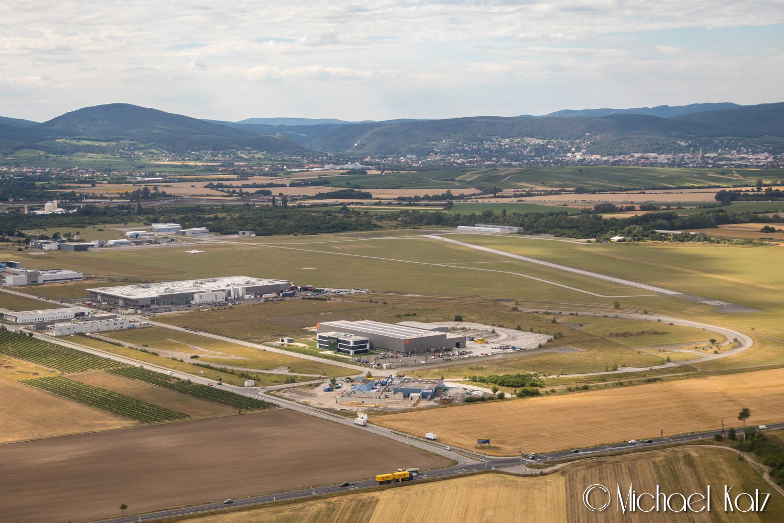 Vöslau Airport i Wien. © 2017 Michael Katz