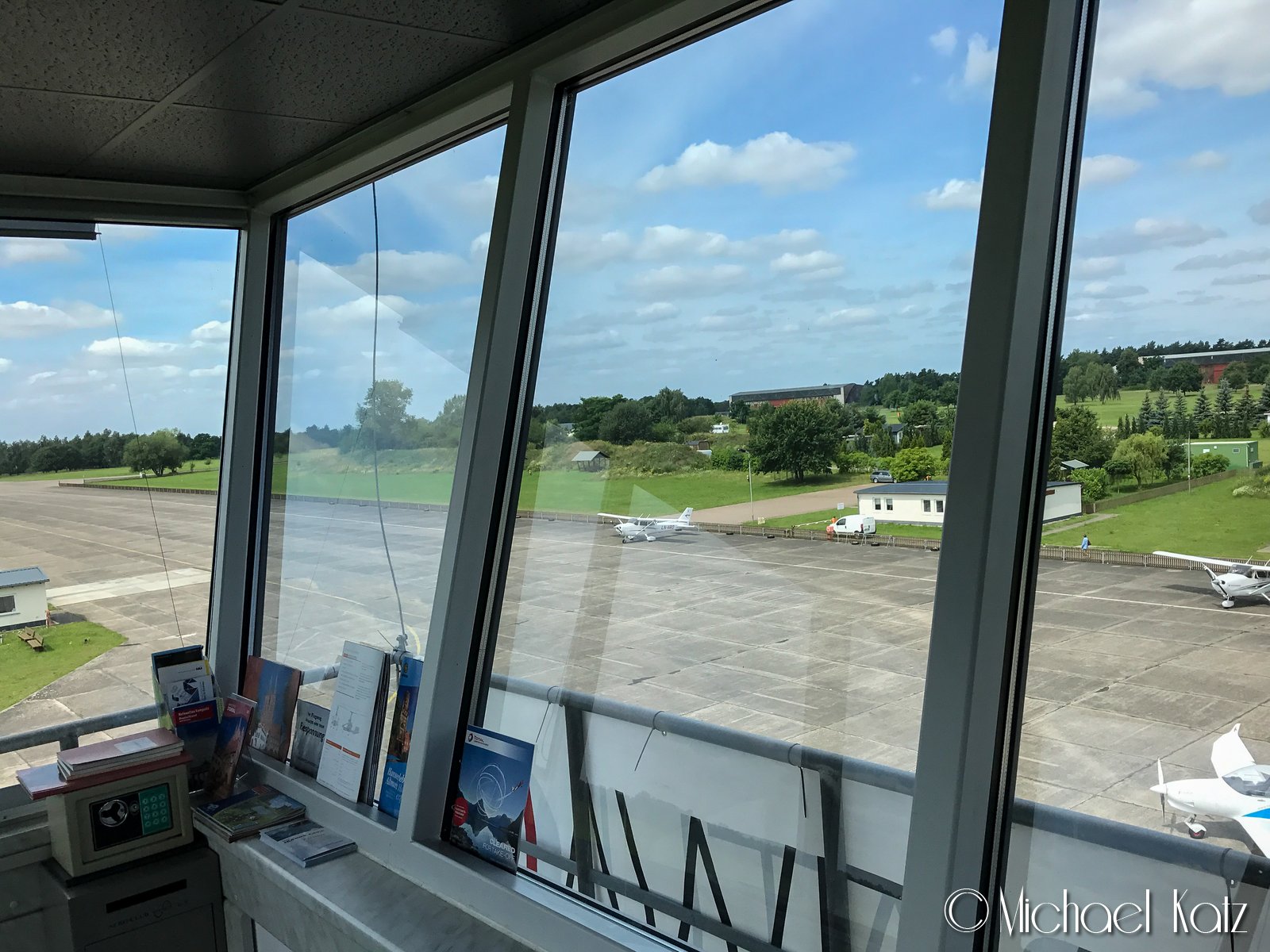 LN-NRO sett fra tårnet på Flugplatz Stendal. © 2017 Anders Skifte