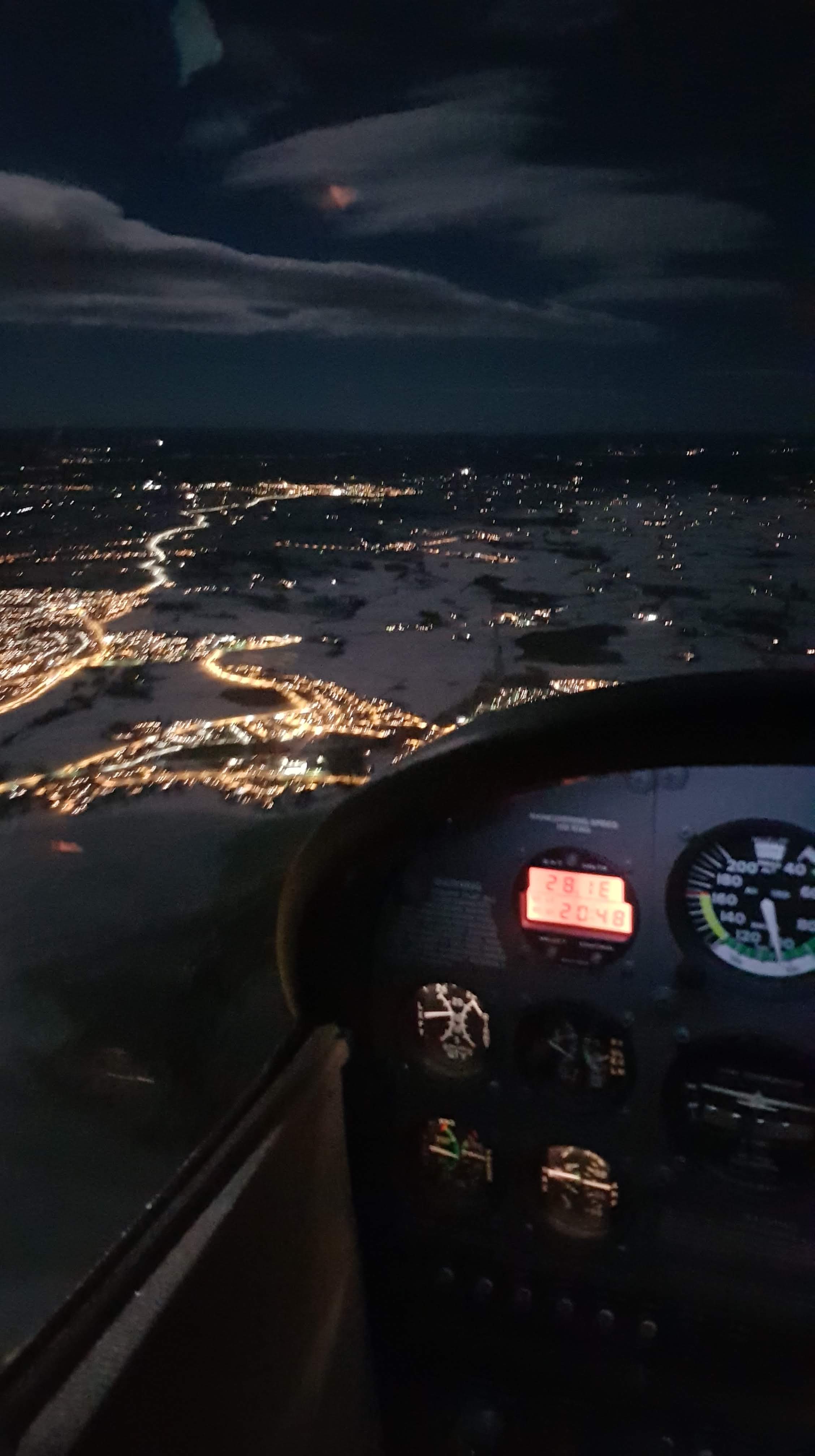 På vei sydover fra Hamar Flyplass til Gardermoen Lufthavn.
