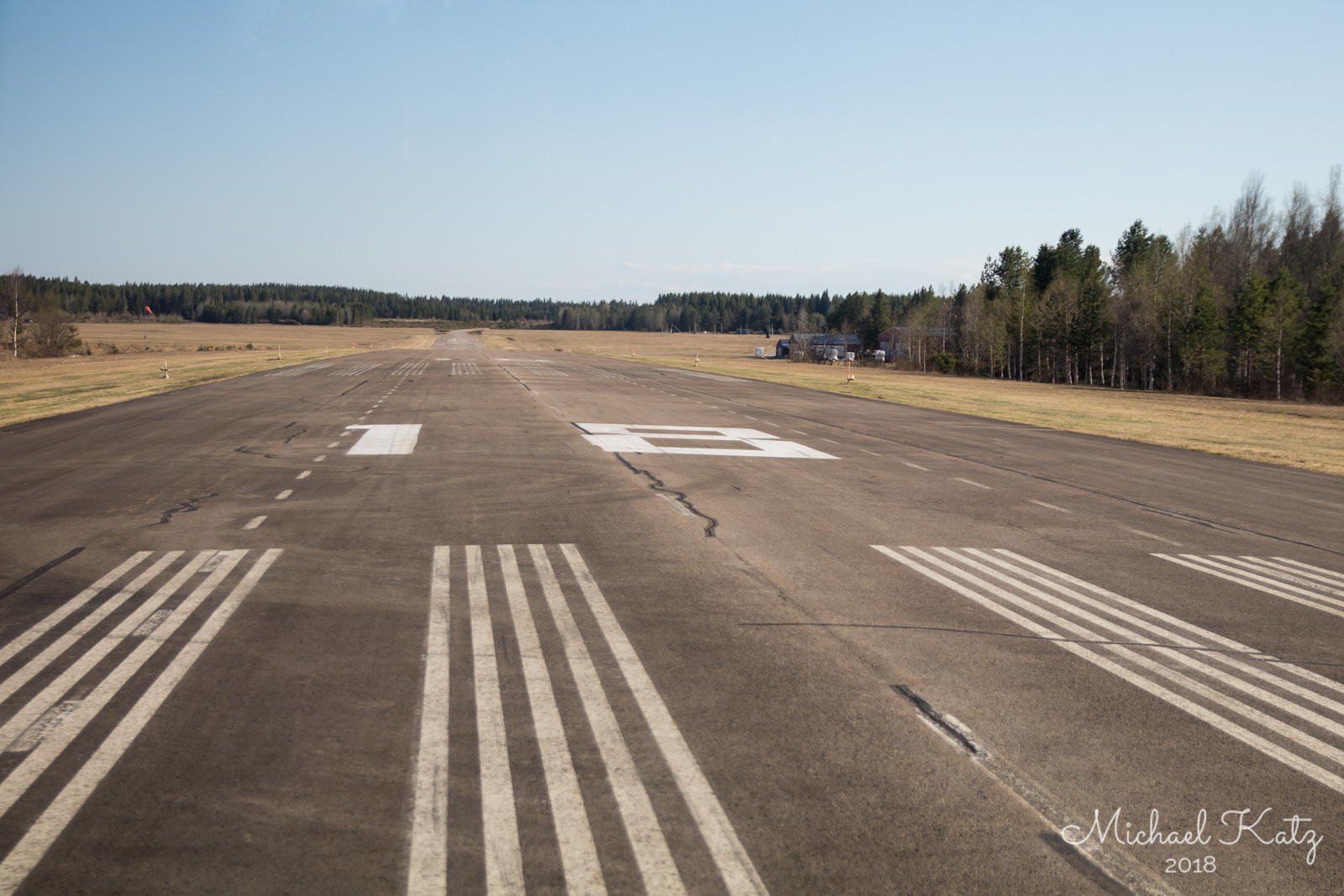 Touchdown bane 18 på Optand Flygplats i Östersund.