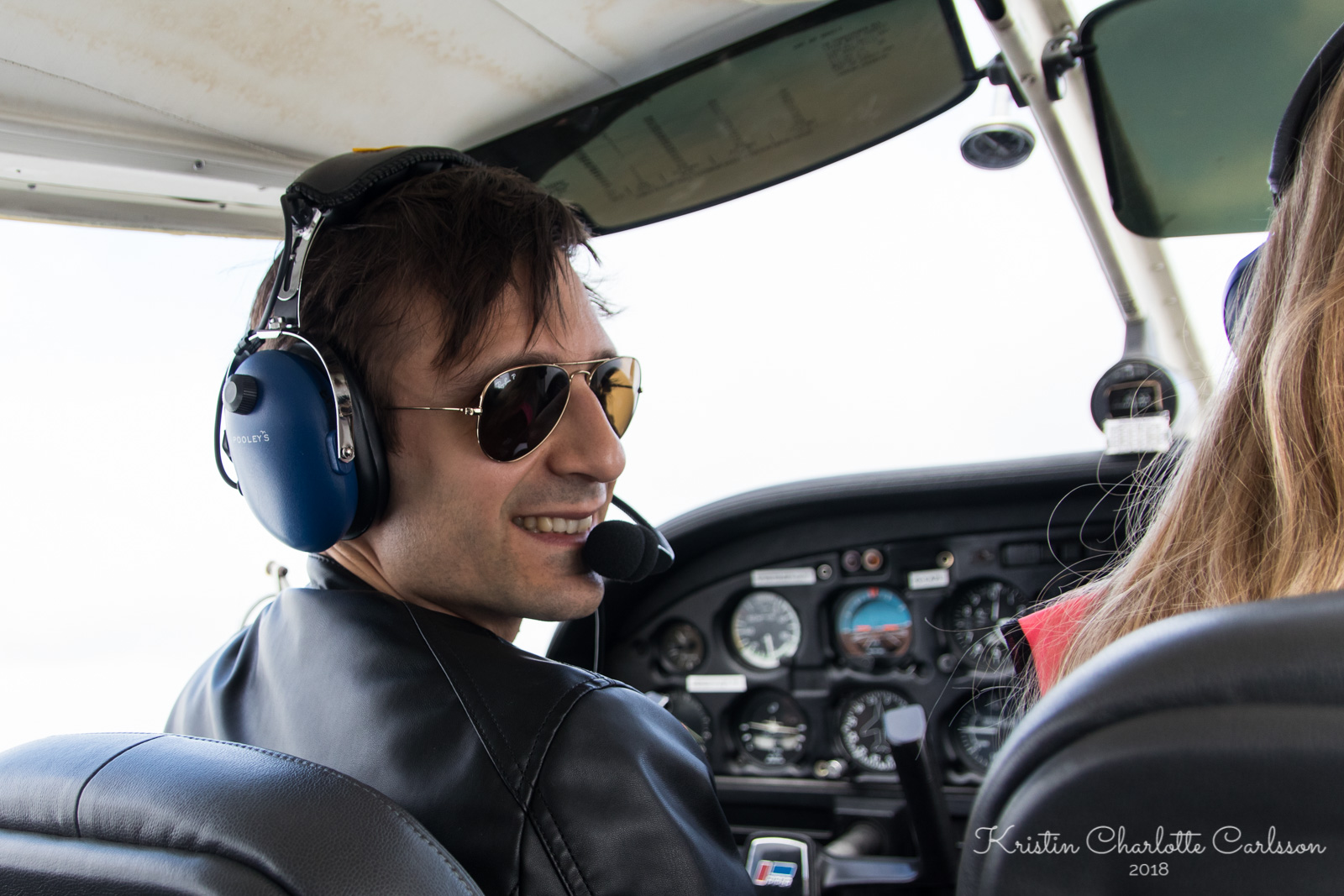 Bak spakene igjen på en Piper PA-28 Cherokee.