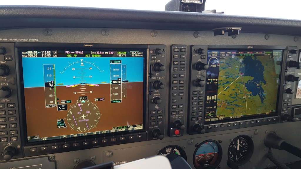 På vei hjem til Kjeller over Vänern på FL 100. © 2019 Michael Katz